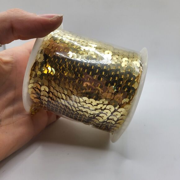 100 yards 6mm Diameter Flat Round Sequin Ribbon Sequins Gold - Picture 2 of 2